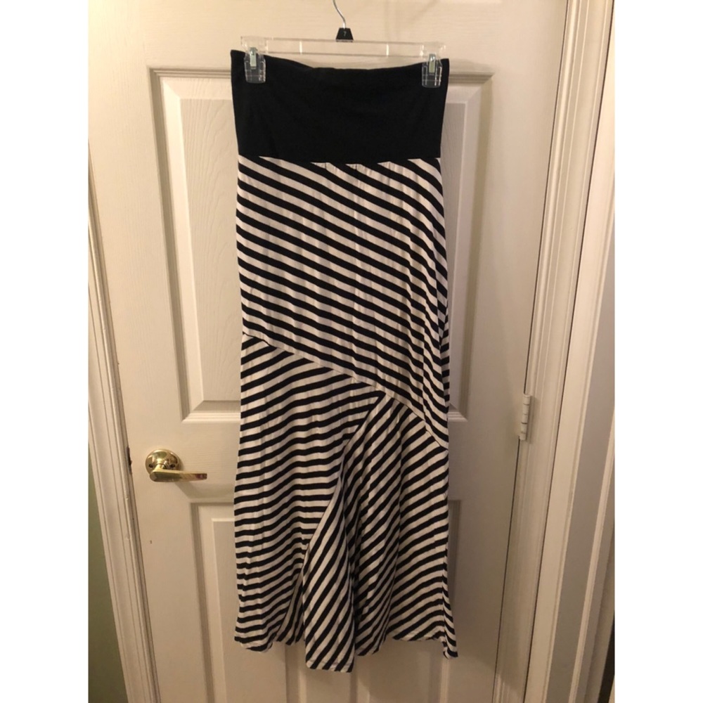 Sleeveless striped long dress